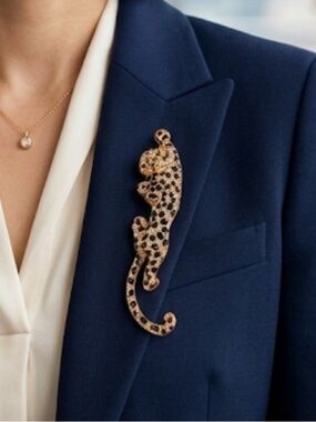 NEW Climbing Leopard Rhinestone Brooch -
Rose Gold Tone Animal Pin Jewelry